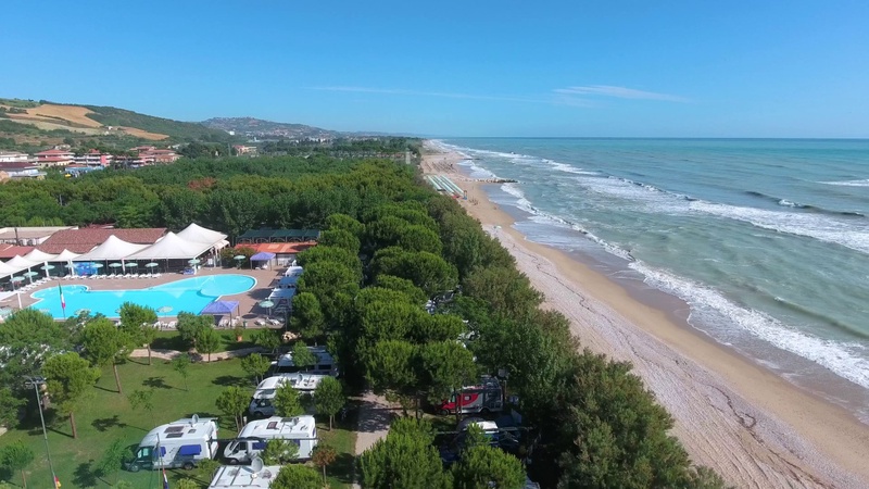   - Pineto Beach Village & Camping a Pineto 